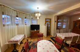 Vila cu potential de transformare in pensiune, 13 camere, Timisul de Sus, 1487 mp teren, Brasov