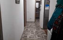 Apartament decomandat cu 3 camere , 2 bai,  zona strazii Eroilor
