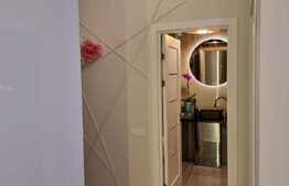 Apartament cu finisaje de lux, 2 camere, etaj intermediar, bloc cu lift, parcare! Zona VIVO!