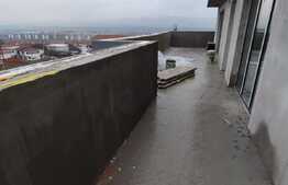 Apartament 3 camere, 77 mp, priveliste deosebita, terasa 67 mp, incalzire in pardoseala!