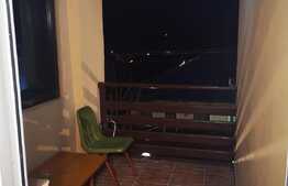 Garsonieră spațioasă, 48,6 mp, balcon cu vedere spre munte, boxă, Bușteni