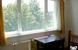 Apartament 2 camere semidecomandate de vanzare, zona Casa Vikingilor. Parcare!