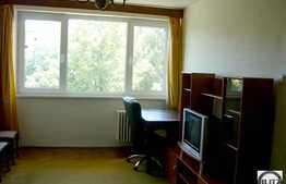 Apartament 2 camere semidecomandate de vanzare, zona Casa Vikingilor. Parcare!