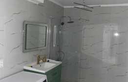 Apartament cu 2 camere ultra lux, 61 mp, intermediar,  zona Cetatii.