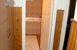 Vanzare 3 camere decomandate, 68 mp, zona Campului. Boxa si garaj de tabla!