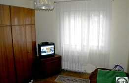 Vanzare 3 camere decomandate, 68 mp, zona Campului. Boxa si garaj de tabla!