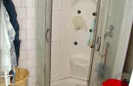 Vanzare 3 camere decomandate, 68 mp, zona Campului. Boxa si garaj de tabla!