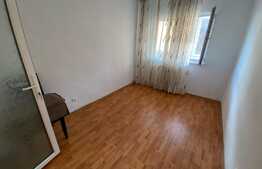 Apartament de 3 camere, decomandat, 70 mp, zona Racadau