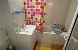 Apartament de 3 camere, decomandat, 70 mp, zona Racadau