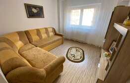 Apartament de 3 camere, decomandat, 70 mp, zona Racadau