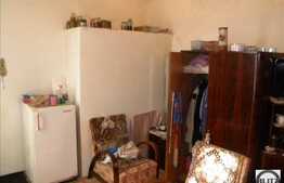 1 camera de vanzare, 28 mp utili in curte comuna zona Eroilor!