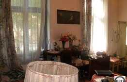 1 camera de vanzare, 28 mp utili in curte comuna zona Eroilor!