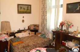 1 camera de vanzare, 28 mp utili in curte comuna zona Eroilor!