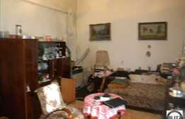 1 camera de vanzare, 28 mp utili in curte comuna zona Eroilor!