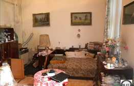 1 camera de vanzare, 28 mp utili in curte comuna zona Eroilor!