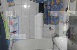 Zona strazii Primaverii, 2 camere semidecomandate de vanzare. Loc de parcare!