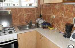 Zona strazii Primaverii, 2 camere semidecomandate de vanzare. Loc de parcare!