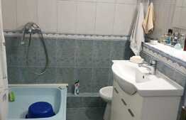 Apartament de 2 camere, decomandat, cu priveliște, 2 locuri parcare, Răcădău