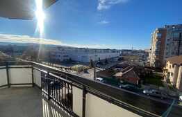 Apartament de 2 camere, 2 balcoane, decomandat, zona Leroy Merlin