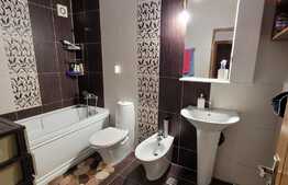 Apartament 3 camere la cheie, parcare, etaj intermediar, Florilor