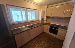 2 camere, garaj si parcare, incalzire pardoseala. Zona centrala