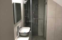 Investiție! Garsonieră, mobilată și utilată lux, mansardă, zona Schei