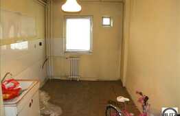 Vanzare apartament 4 camere, decomandat, 83 mp utili, zona Calea Floresti