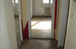 Vanzare apartament 4 camere, decomandat, 83 mp utili, zona Calea Floresti