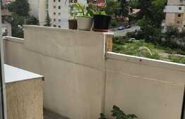 Apartament 3 camere, 70 mp, balcon, zona UMF