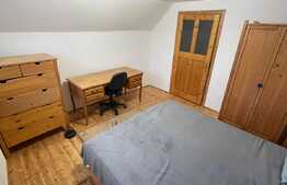 Apartament de 4 camere, decomandat, 80 mp, curte, parcare, zona Beta