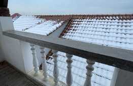 Apartament de 4 camere, decomandat, 80 mp, curte, parcare, zona Beta