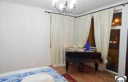 Vanzare 4 camere, 150 mp utili, zona Republicii, cu boxa, parcare si curte