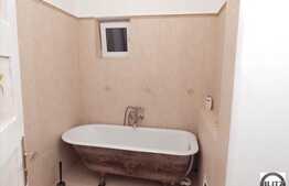 Vanzare 4 camere, 150 mp utili, zona Republicii, cu boxa, parcare si curte