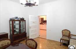 Vanzare 4 camere, 150 mp utili, zona Republicii, cu boxa, parcare si curte