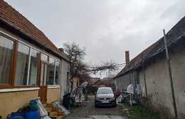 Casă cochetă în zonă bună, 2 camere, 76 mp, Tărlungeni!