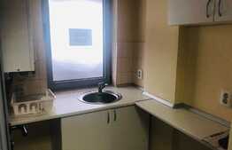 Spatiu comercial, 150 mp, pentru showroom, cu birouri si parcari 