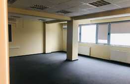 Spatiu comercial, 150 mp, pentru showroom, cu birouri si parcari 