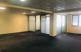 Spatiu comercial, 150 mp, pentru showroom, cu birouri si parcari 