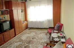 Zona strazii Titulescu, de vanzare, 2 camere decomandate, 56 mp. Boxa inclusa!