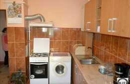 Vanzare 2 camere, 50 mp, decomandat, zona strazii Horea, boxa pentru depozitare