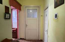 Apartament de 2 camere, decomandat, 55 mp, boxa, parcare, gradina, zona Dedeman