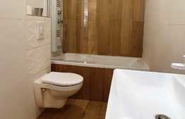 Apartament de 3 camere, 68 mp, parcare, zona Vivo