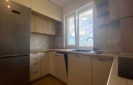 Apartament de 3 camere, 68 mp, parcare, zona Vivo