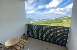 Apartament de 3 camere, 68 mp, parcare, zona Vivo