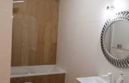 Apartament de 3 camere, 68 mp, parcare, zona Vivo
