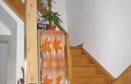 Vanzare apartament 3 camere, la casa, pe 2 nivele P+M, 67 mp utili