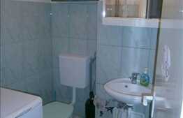 Apartament 3 camere de vanzare, 73 mp utili, zona Hateg, cu parcare