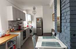 Apartament 65 mp, decomandat, imobil de tip vila, Central