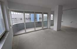 Apartament 3 camere, 75 mp