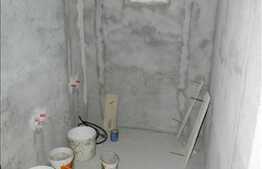 Apartament la mansarda, semifinisat, 2 camere decomandate, 56 mp. Loc de parcare